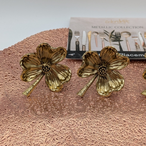 NWT Colordrift Rose Gold Circle Vinyl Wipe Clean Placemats 4 Clover Napkin Rings - Picture 2 of 8